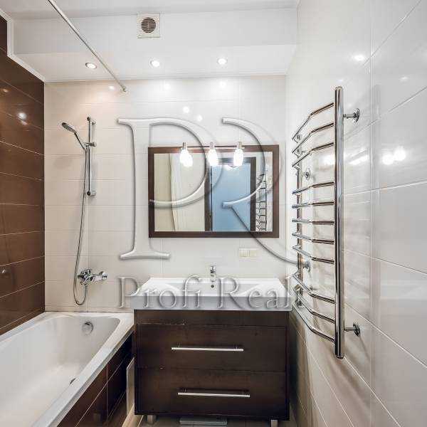 Продажа 2-комнатной квартиры 60 м², Драгоманова ул., 6/1