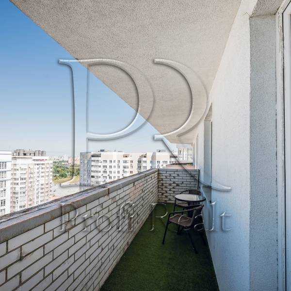 Продажа 2-комнатной квартиры 60 м², Драгоманова ул., 6/1