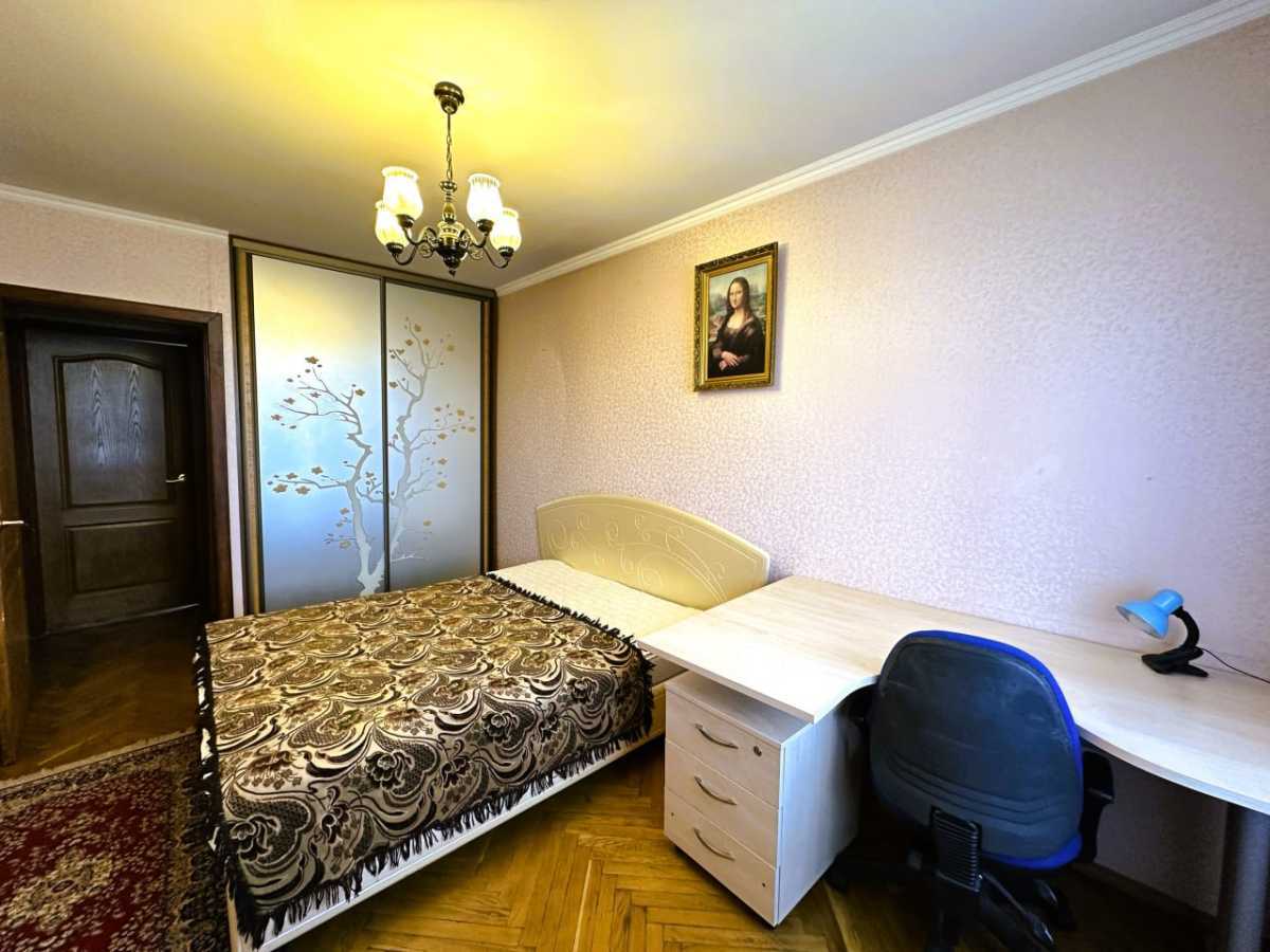 Продаж 3-кімнатної квартири 66 м², Дарницький бул., 7