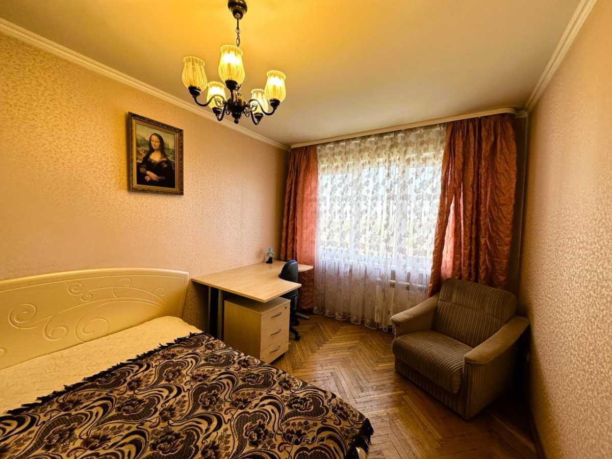 Продаж 3-кімнатної квартири 66 м², Дарницький бул., 7