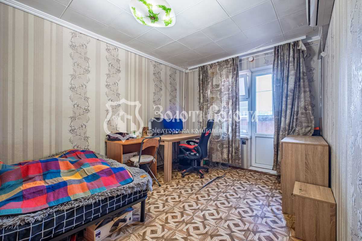 Продажа 1-комнатной квартиры 27 м², Жилянская ул., 76