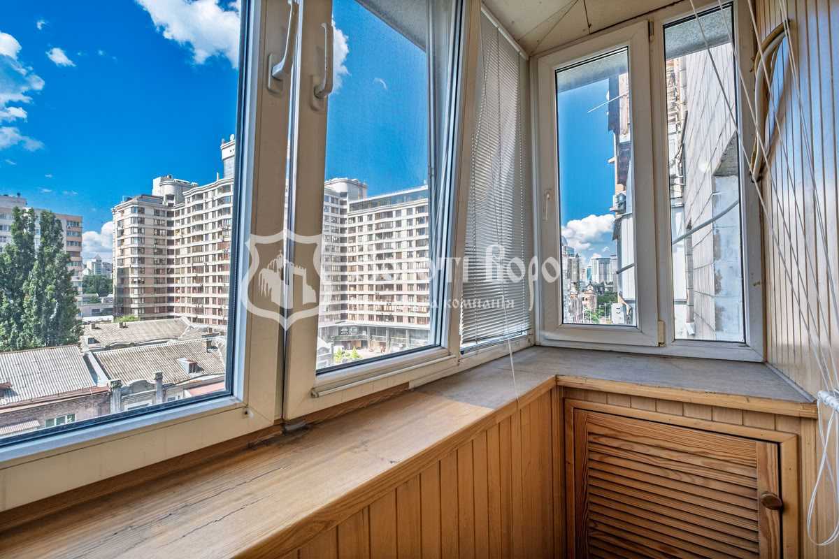 Продажа 1-комнатной квартиры 27 м², Жилянская ул., 76