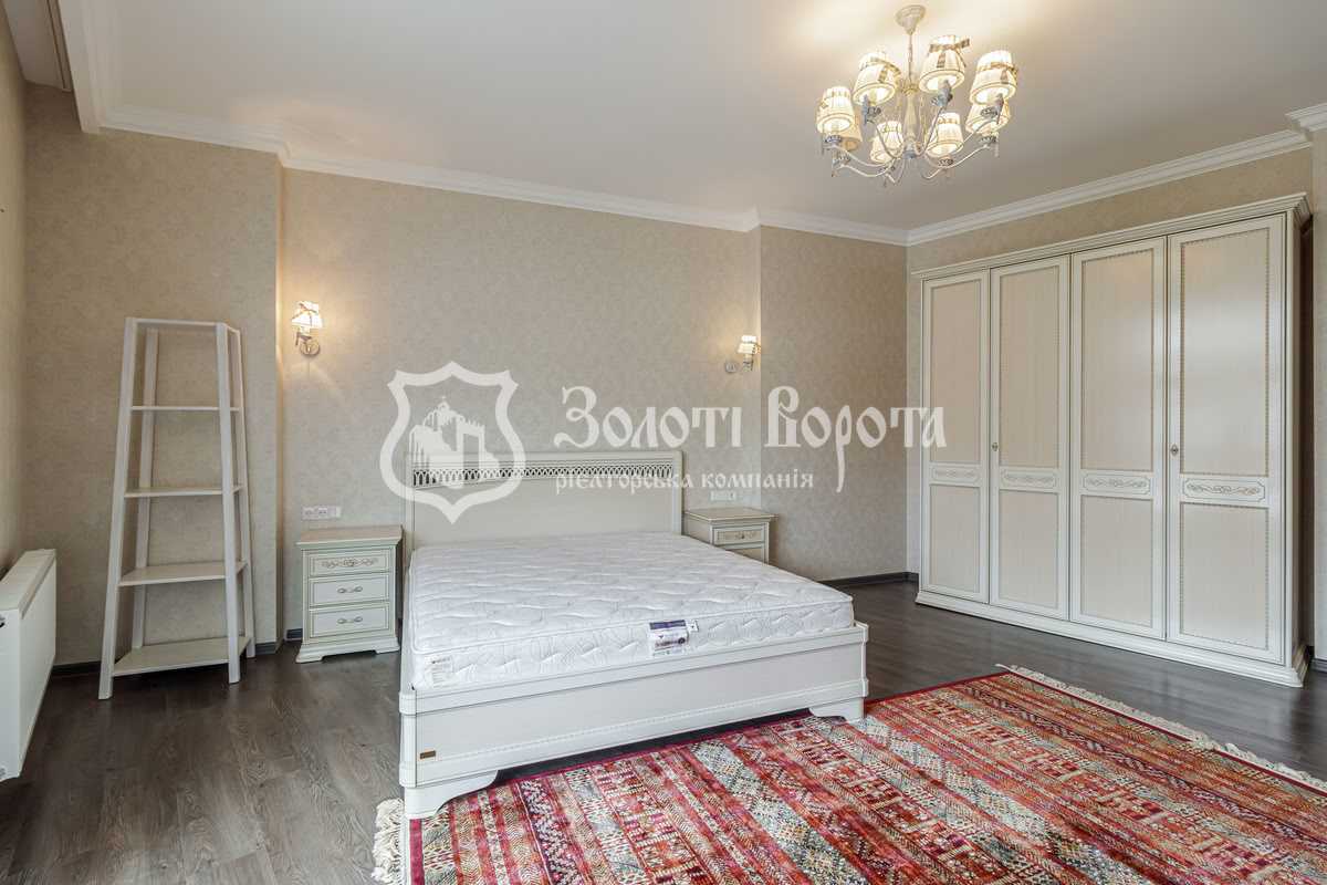 Продажа 3-комнатной квартиры 130 м², Евгения Коновальца ул., 44А