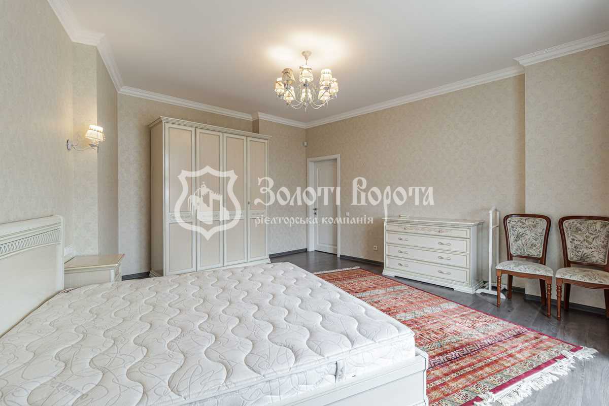 Продажа 3-комнатной квартиры 130 м², Евгения Коновальца ул., 44А