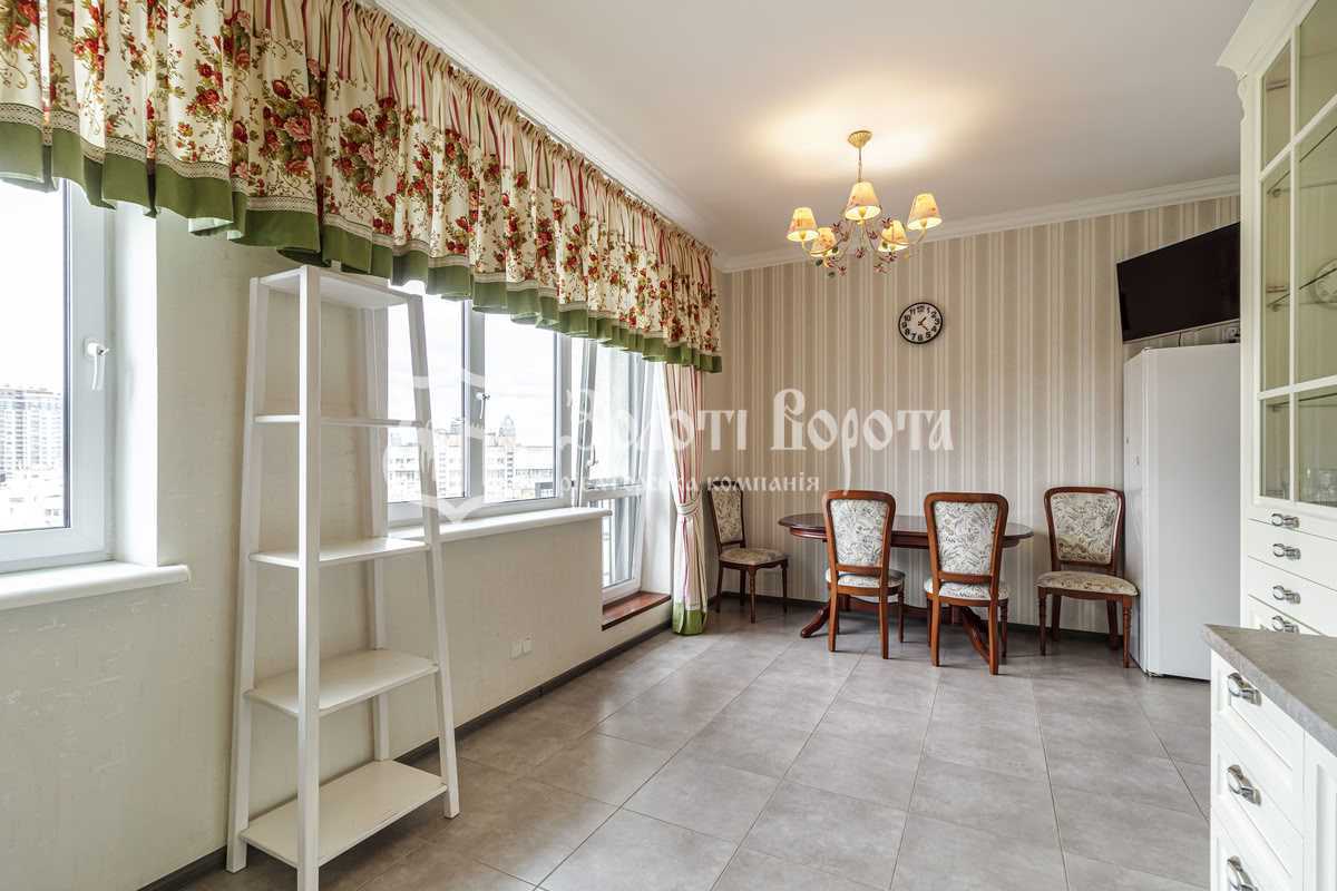 Продажа 3-комнатной квартиры 130 м², Евгения Коновальца ул., 44А