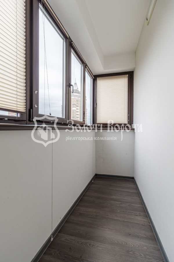 Продажа 3-комнатной квартиры 130 м², Евгения Коновальца ул., 44А