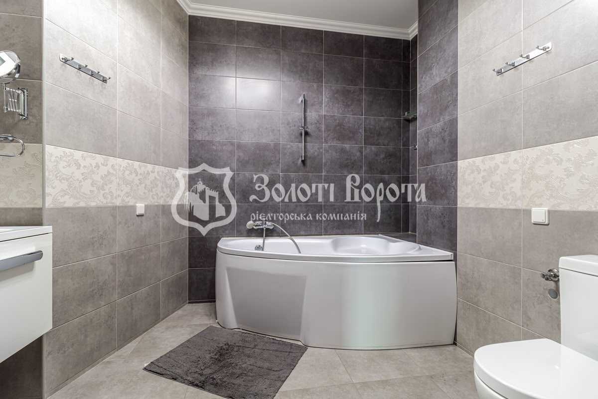 Продажа 3-комнатной квартиры 130 м², Евгения Коновальца ул., 44А