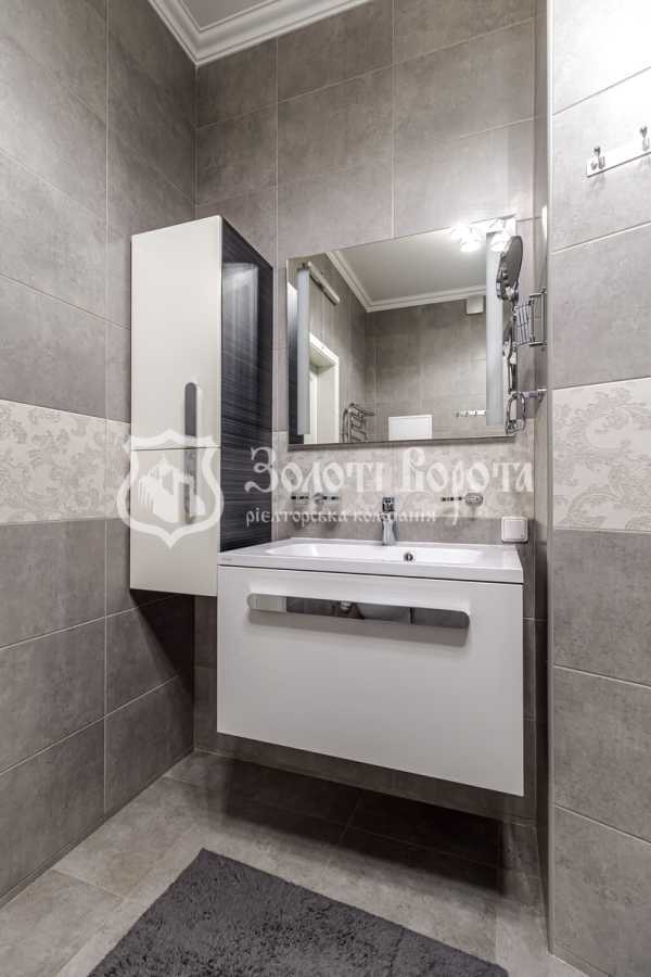 Продажа 3-комнатной квартиры 130 м², Евгения Коновальца ул., 44А