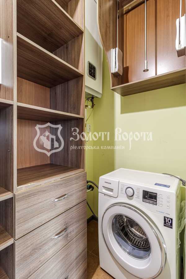 Продажа 3-комнатной квартиры 130 м², Евгения Коновальца ул., 44А