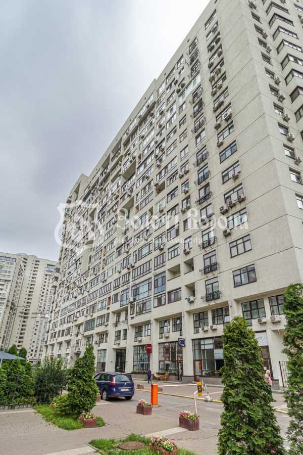 Продажа 3-комнатной квартиры 130 м², Евгения Коновальца ул., 44А