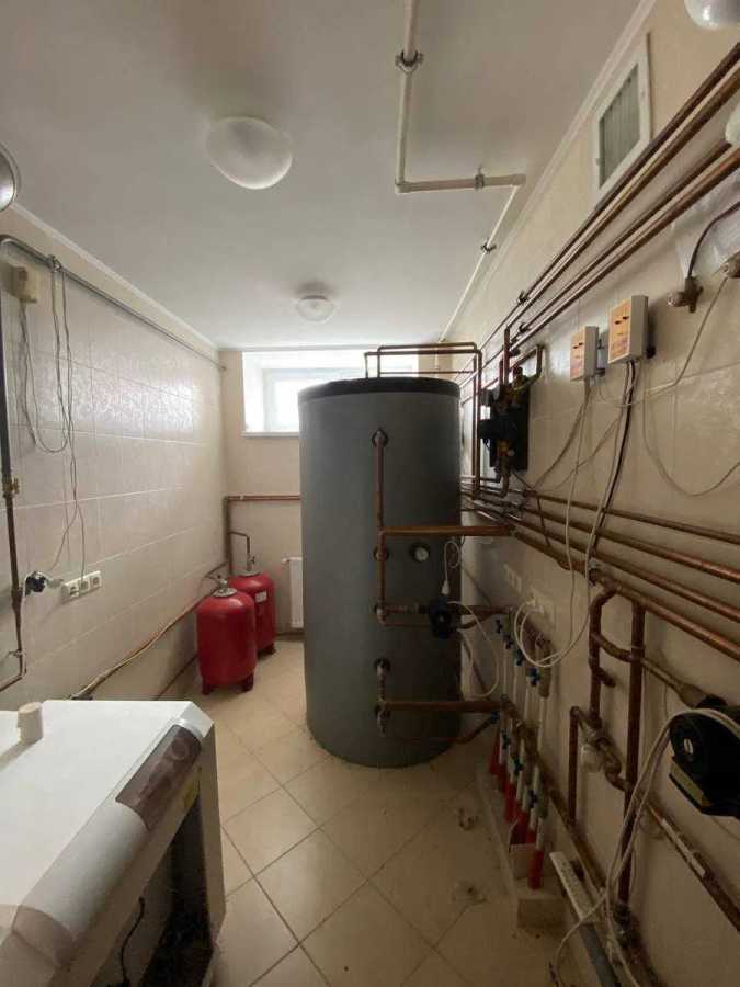 Продаж будинку 434 м²
