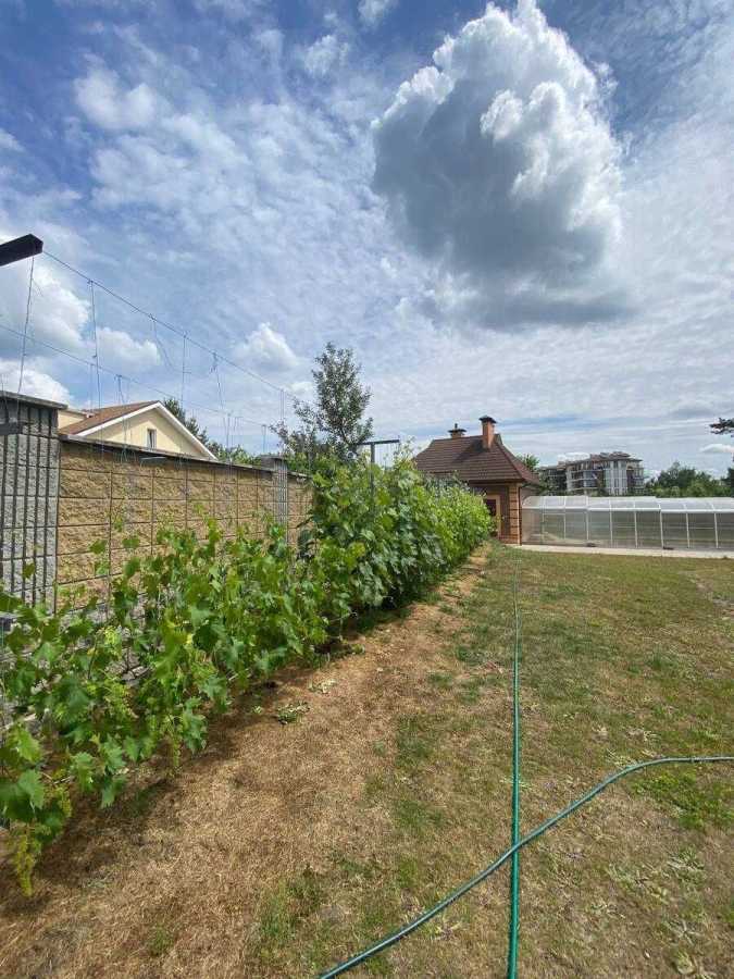 Продаж будинку 434 м²