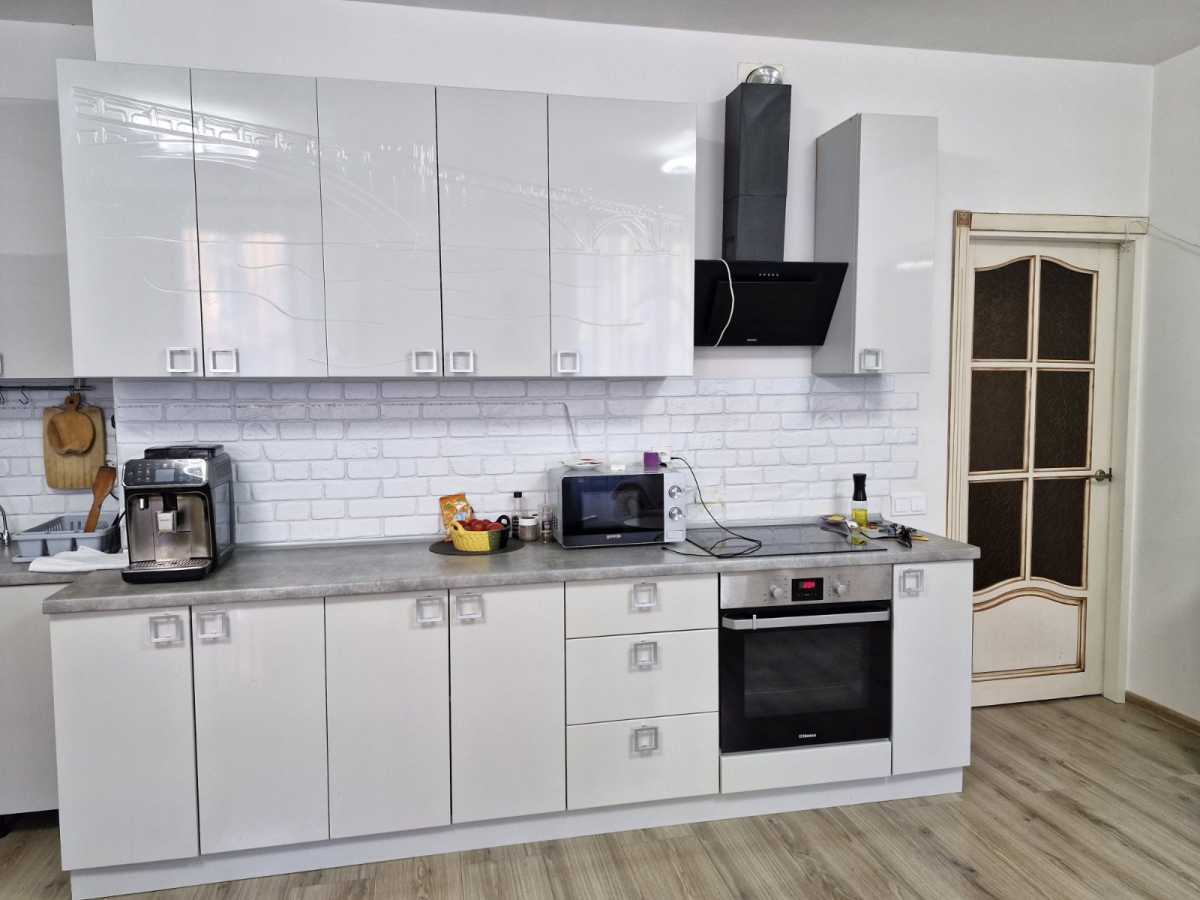 Продажа 2-комнатной квартиры 72 м², Соборности просп., 17 К2