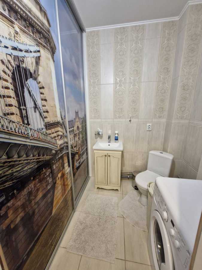 Продажа 2-комнатной квартиры 72 м², Соборности просп., 17 К2