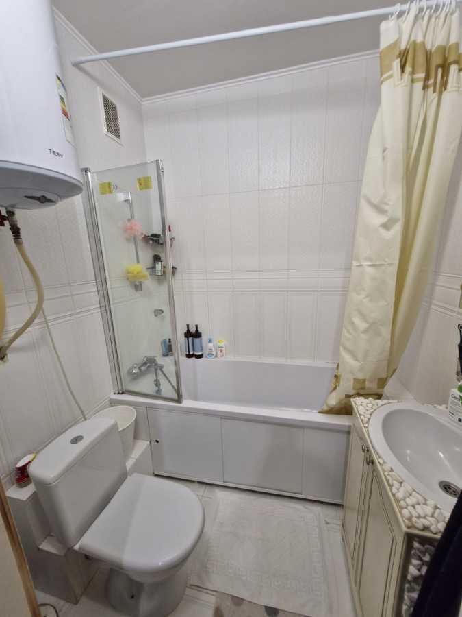 Продажа 2-комнатной квартиры 72 м², Соборности просп., 17 К2