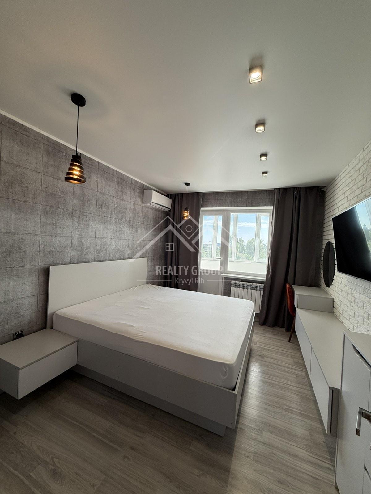 Продажа 3-комнатной квартиры 70 м², Сергея Колачевского ул., 32