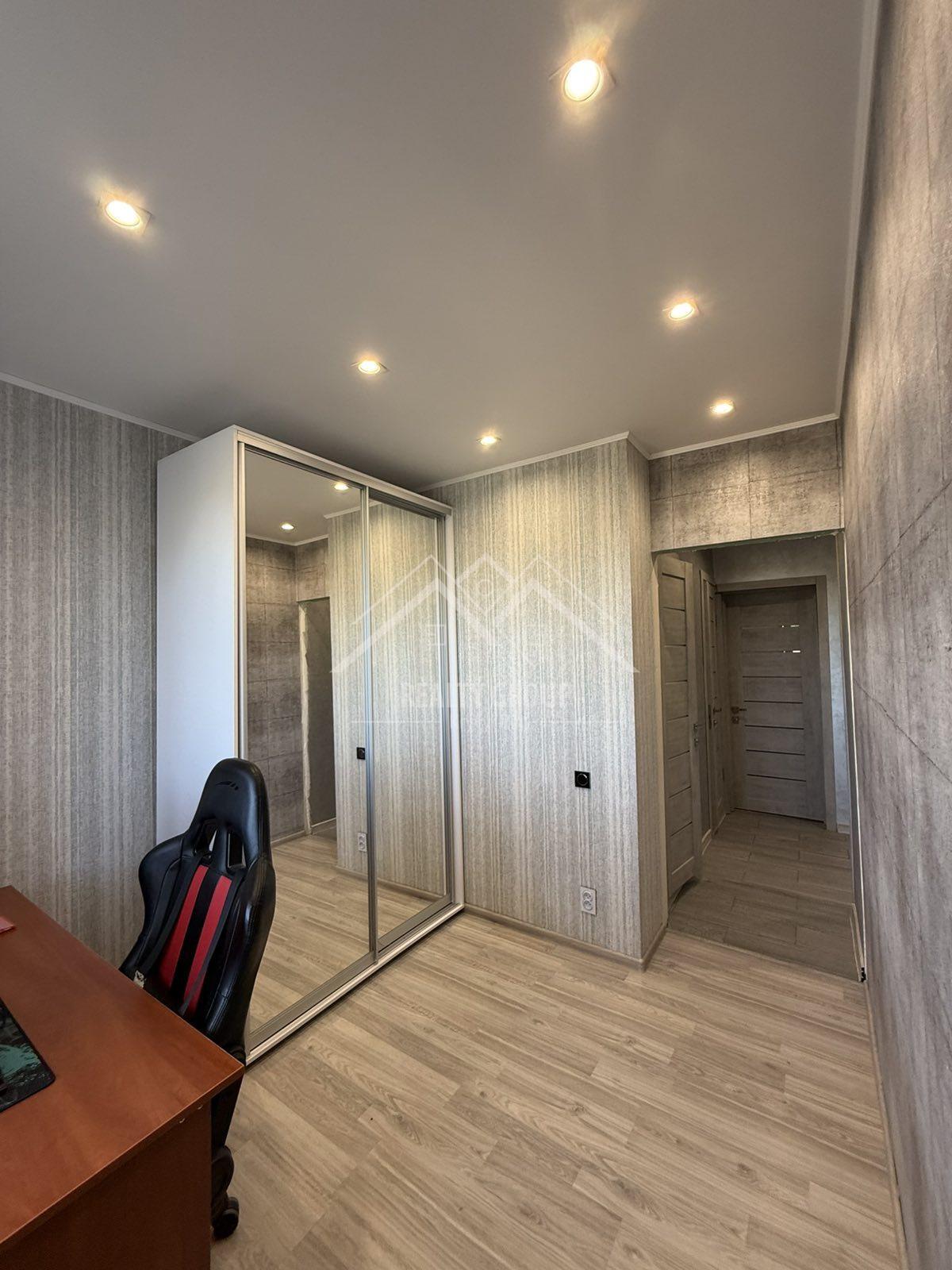 Продажа 3-комнатной квартиры 70 м², Сергея Колачевского ул., 32