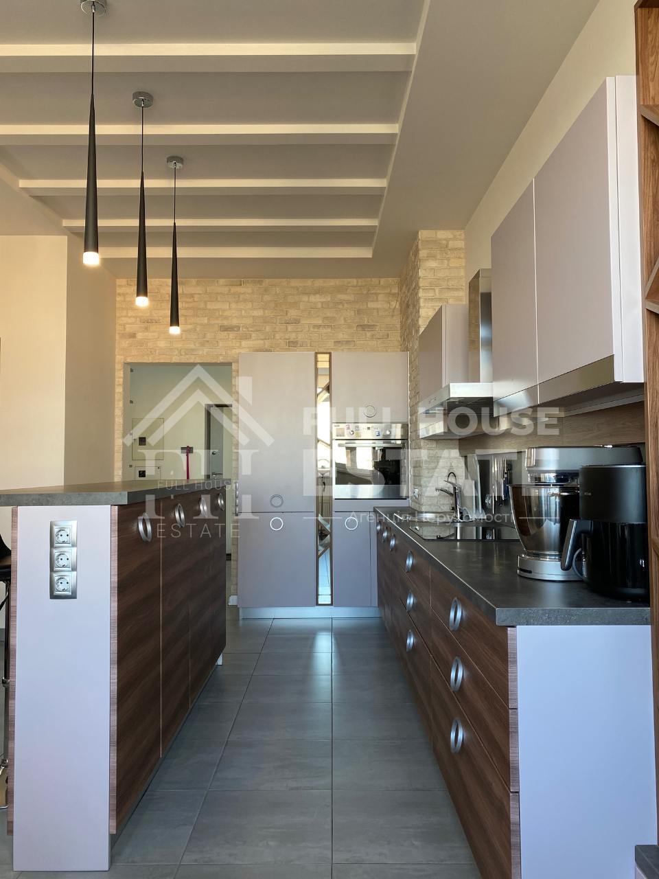 Продаж 1-кімнатної квартири 50 м², Євгена Коновальця вул., 44А