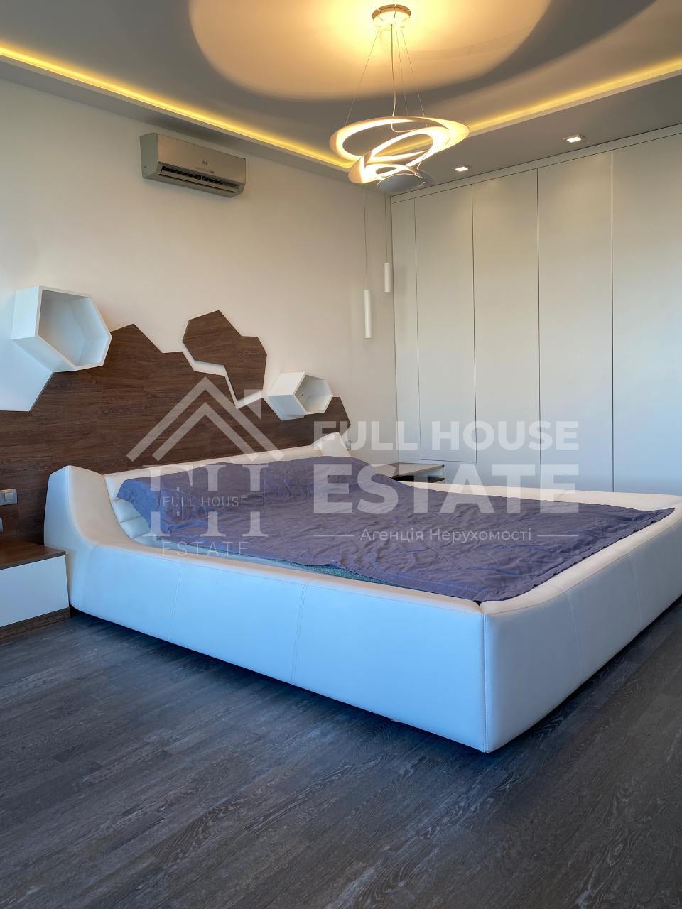 Продаж 1-кімнатної квартири 50 м², Євгена Коновальця вул., 44А