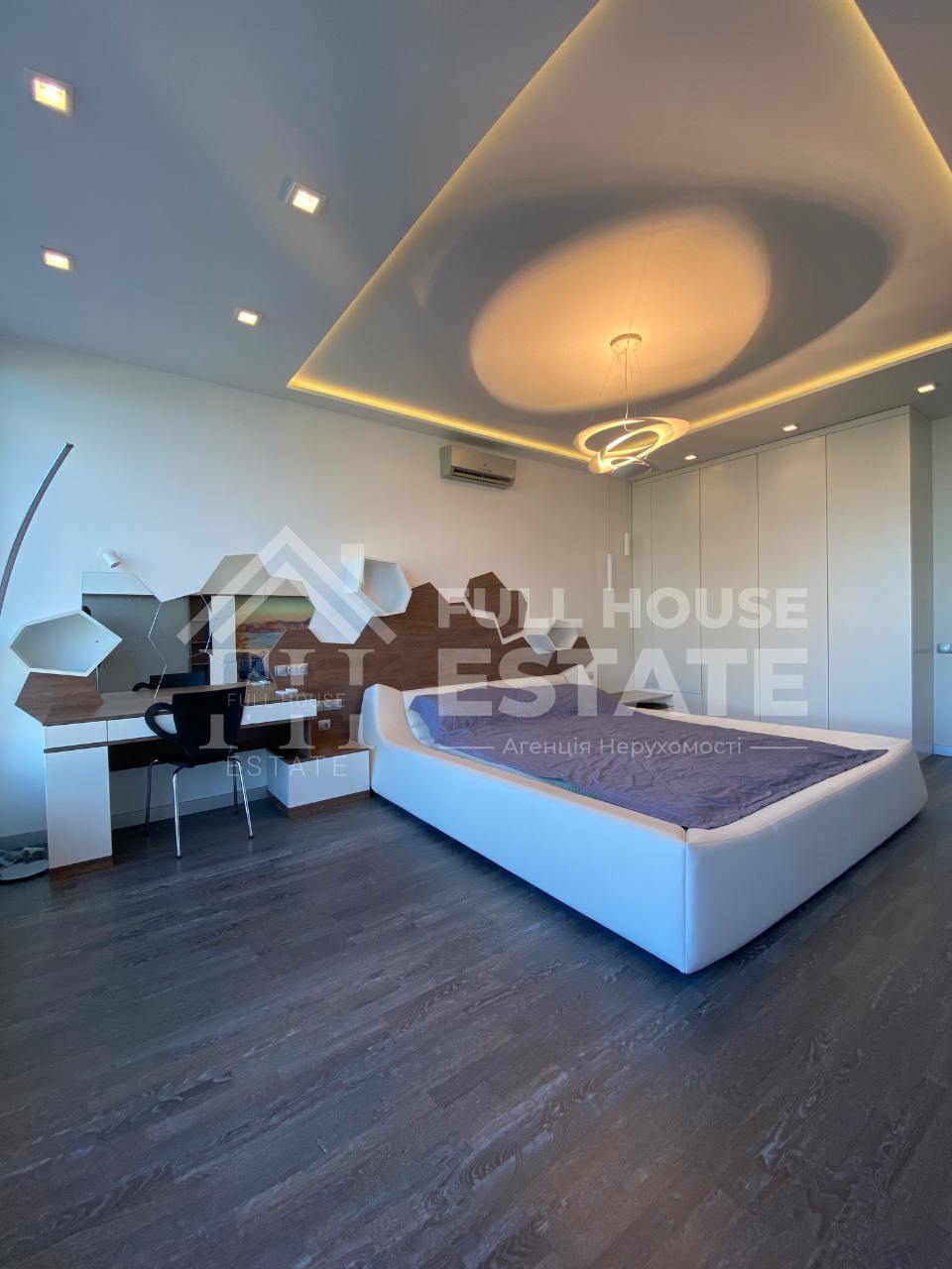 Продаж 1-кімнатної квартири 50 м², Євгена Коновальця вул., 44А