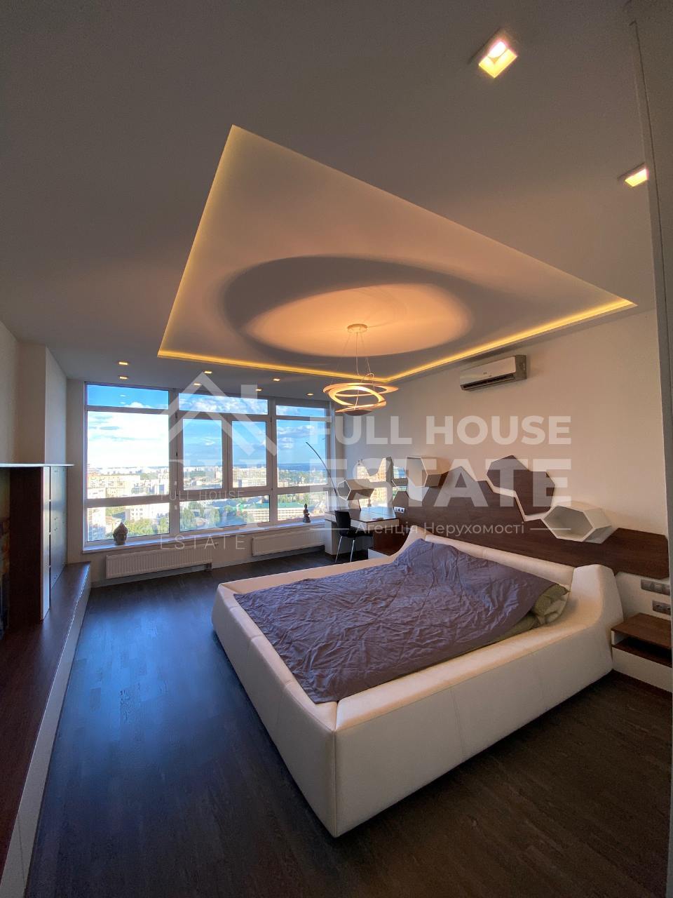Продаж 1-кімнатної квартири 50 м², Євгена Коновальця вул., 44А