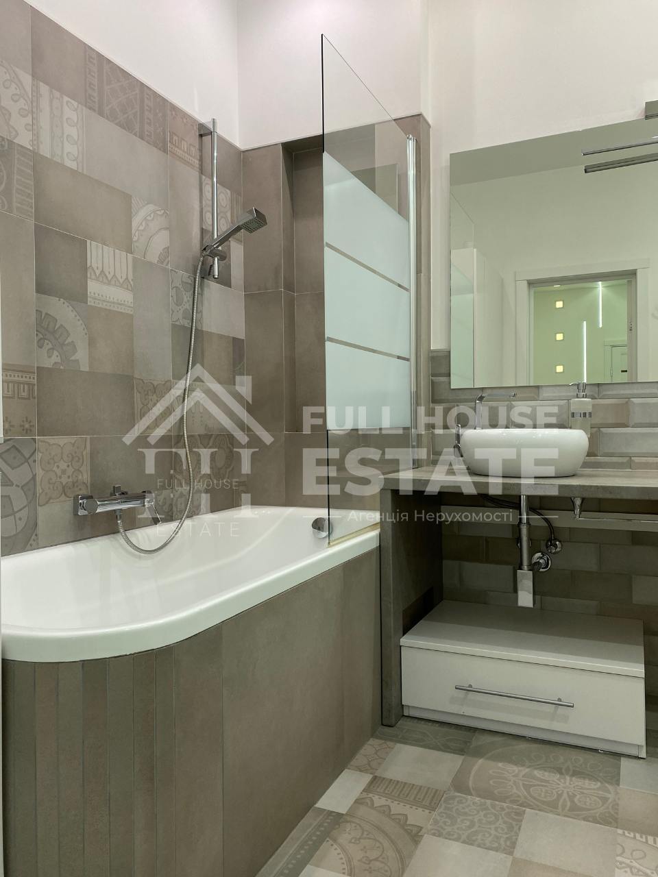Продаж 1-кімнатної квартири 50 м², Євгена Коновальця вул., 44А