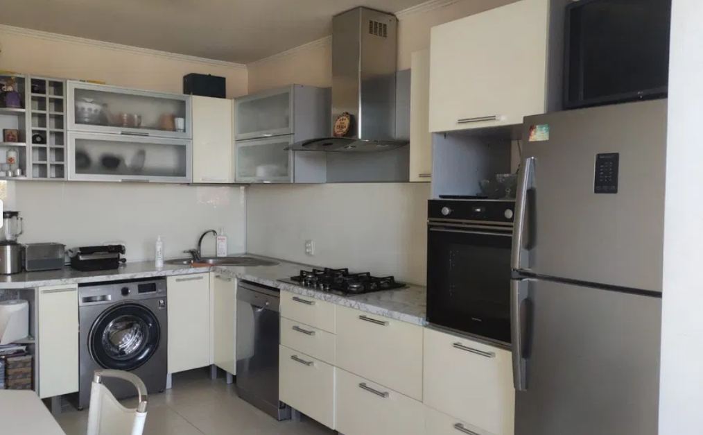 Продаж 3-кімнатної квартири 95 м², Черниговская вул.