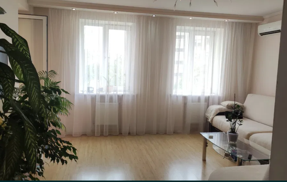 Продаж 3-кімнатної квартири 95 м², Черниговская вул.