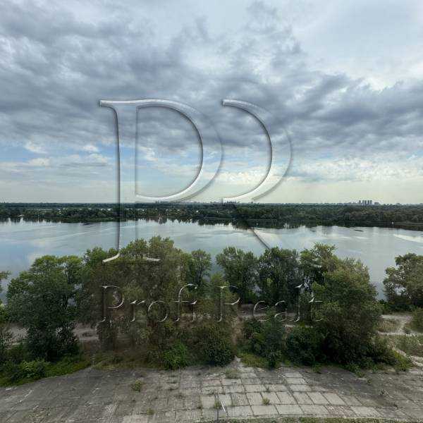Продажа 2-комнатной квартиры 46 м², Приречная ул., 27
