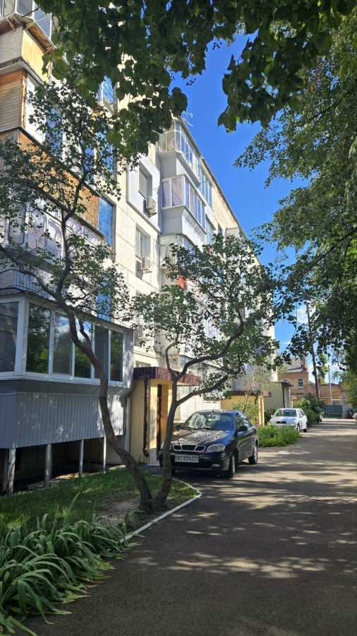 Продаж 3-кімнатної квартири 68 м², Ощадкаса