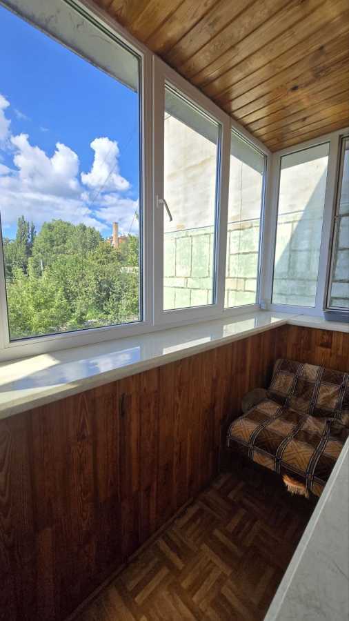 Продаж 3-кімнатної квартири 68 м², Ощадкаса