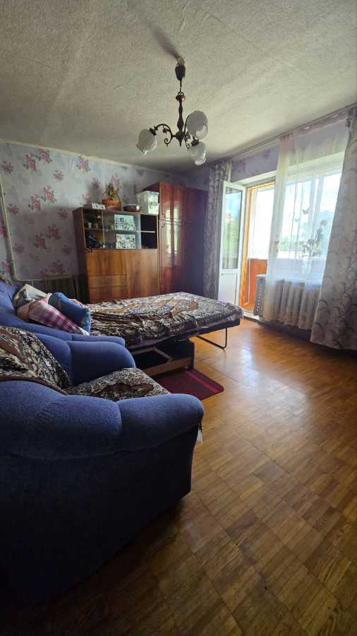 Продаж 3-кімнатної квартири 68 м², Ощадкаса