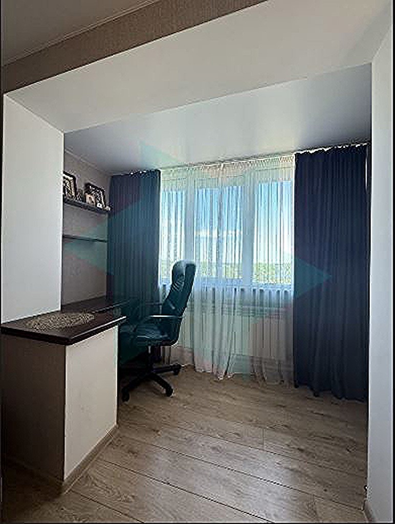 Продаж 3-кімнатної квартири 72 м², Набережна Перемоги вул., 130
