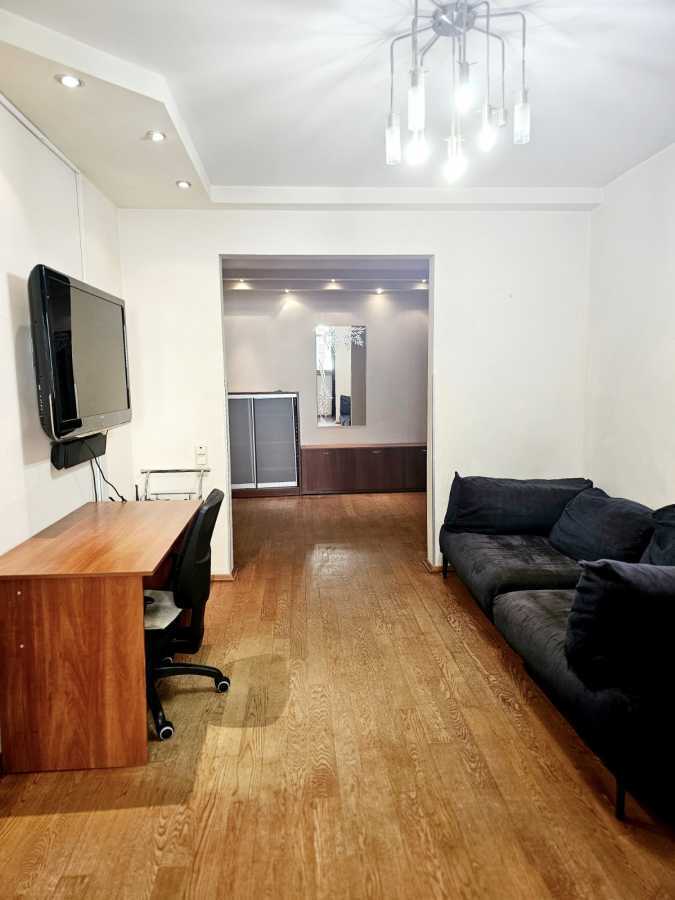 Продаж 3-кімнатної квартири 87 м², Урлівська вул., 9