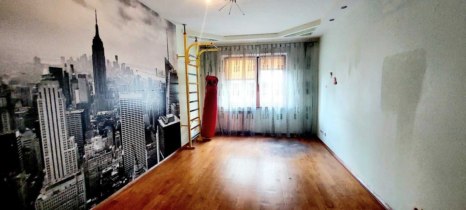 Продаж 3-кімнатної квартири 87 м², Урлівська вул., 9