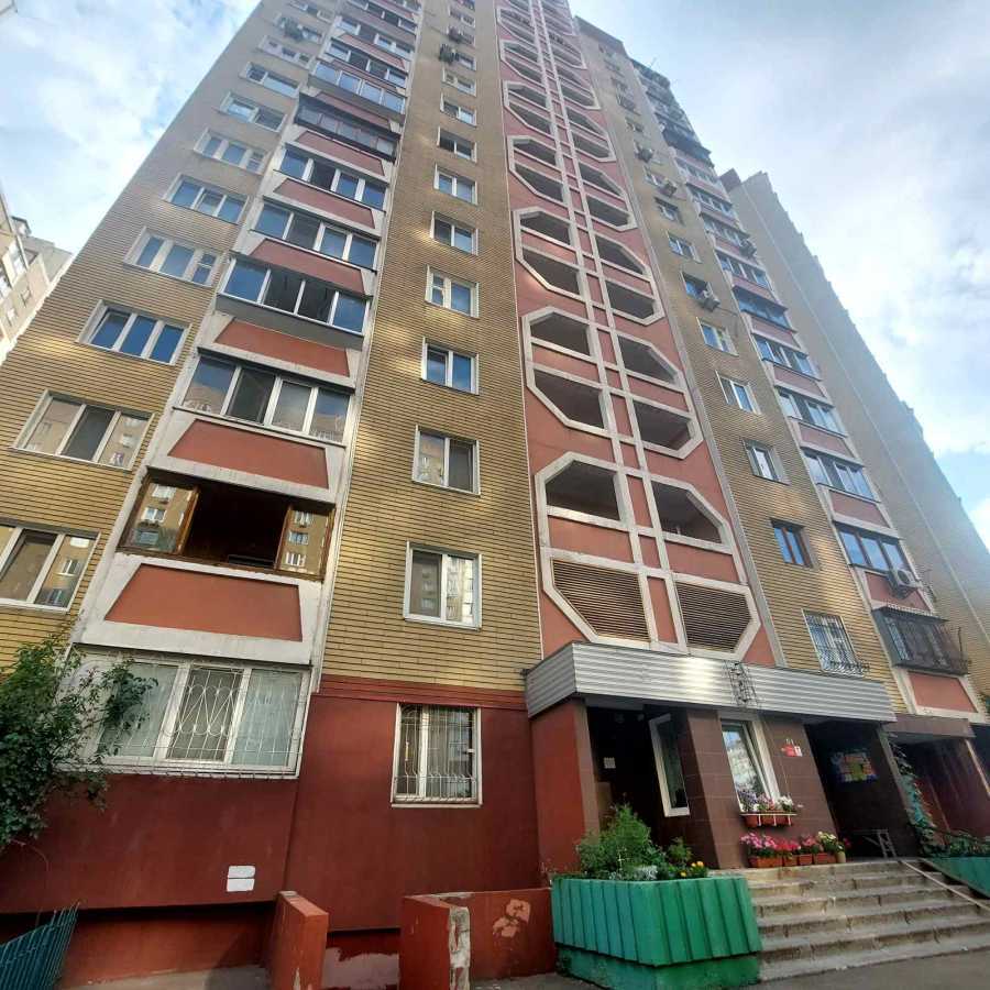 Продаж 3-кімнатної квартири 87 м², Урлівська вул., 9
