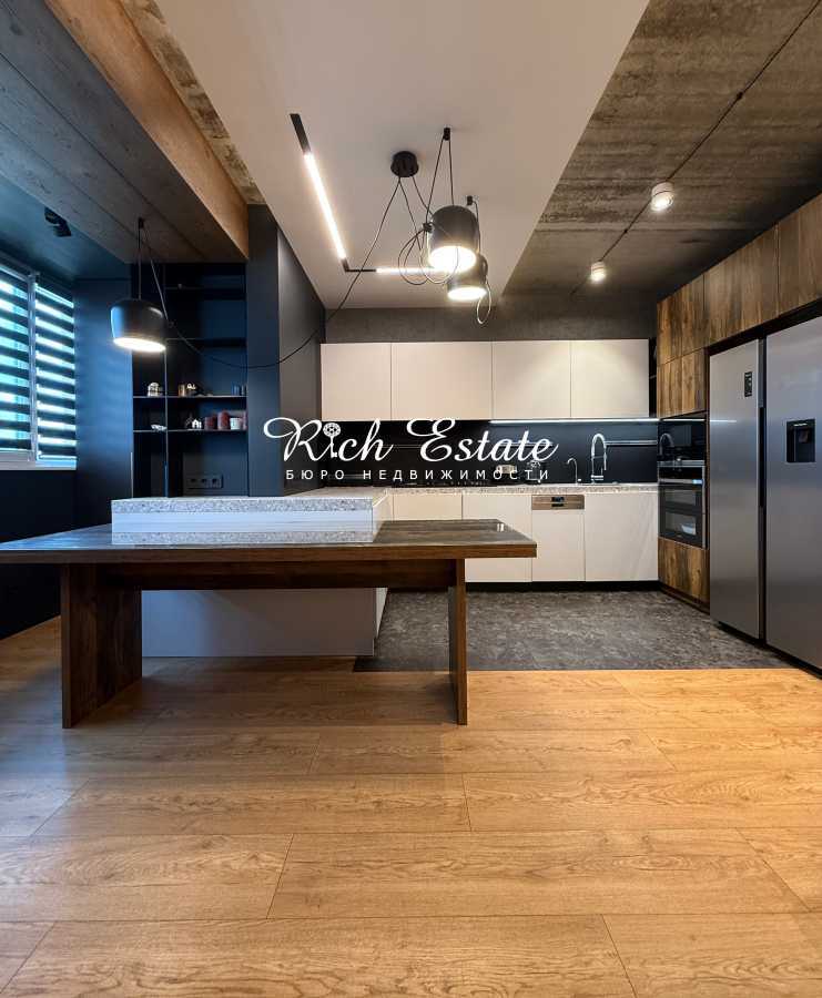 Продаж 3-кімнатної квартири 105 м², Садова вул., 5А