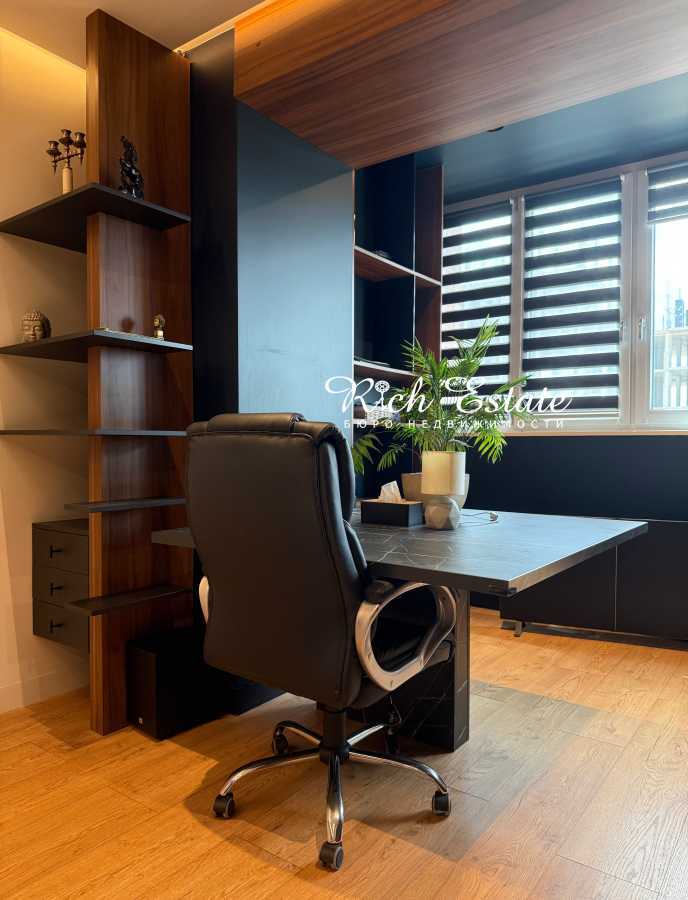 Продаж 3-кімнатної квартири 105 м², Садова вул., 5А