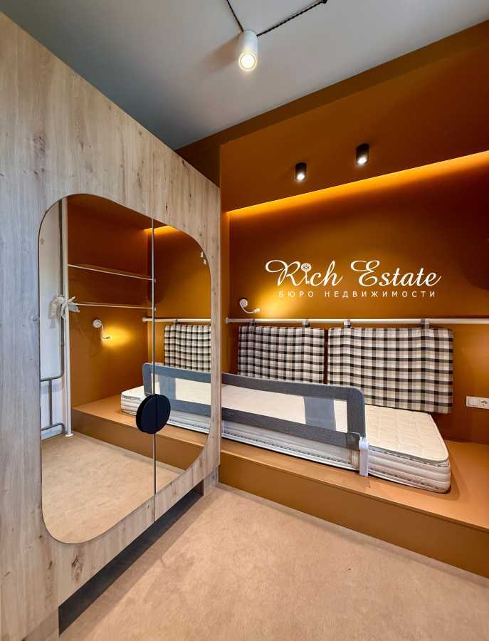 Продаж 3-кімнатної квартири 105 м², Садова вул., 5А