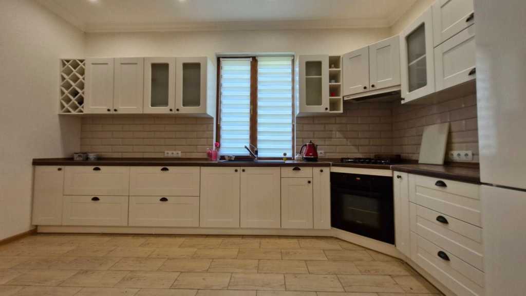 Продаж будинку 180 м², Українки