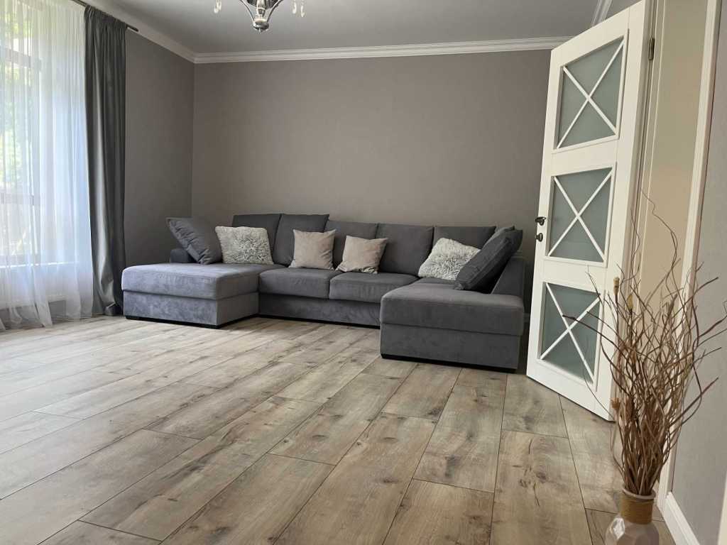 Продаж будинку 180 м², Українки
