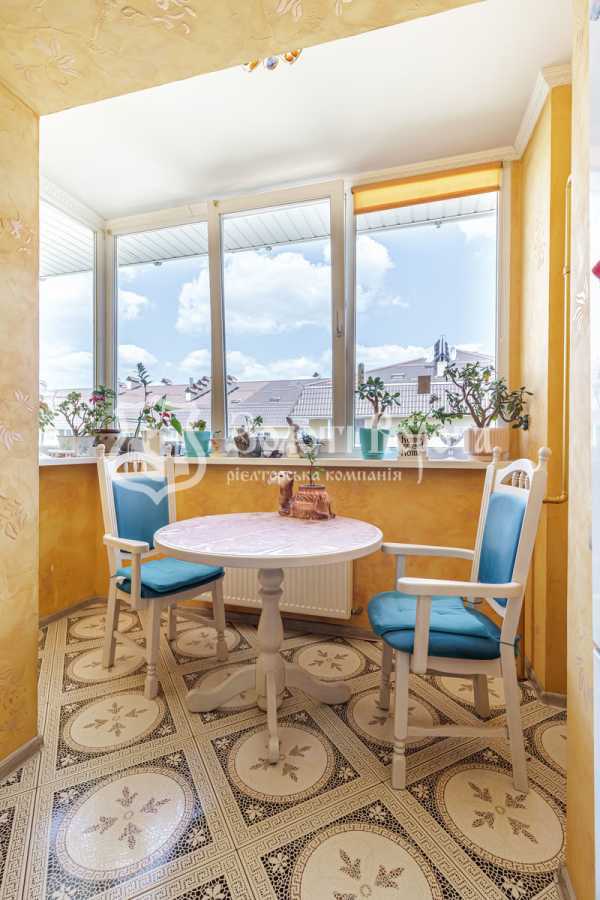 Продаж 2-кімнатної квартири 94.6 м², Івана Франка вул., 5