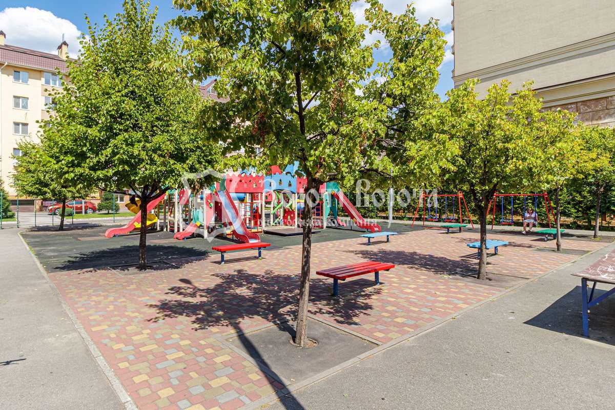 Продаж 2-кімнатної квартири 94.6 м², Івана Франка вул., 5