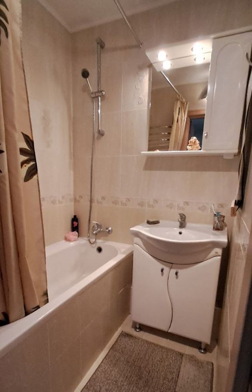 Продаж 3-кімнатної квартири 70 м², Миколая Михновського вул., 11