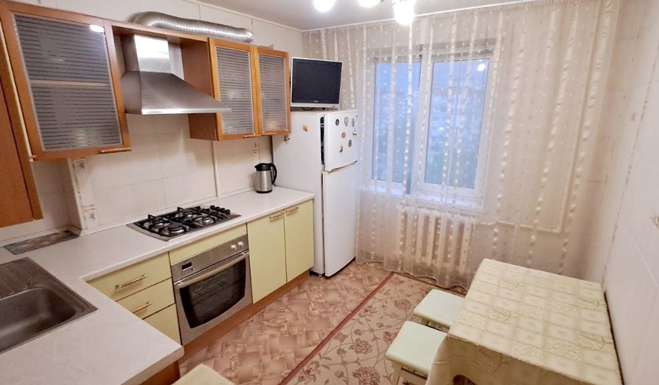 Продаж 3-кімнатної квартири 70 м², Миколая Михновського вул., 11