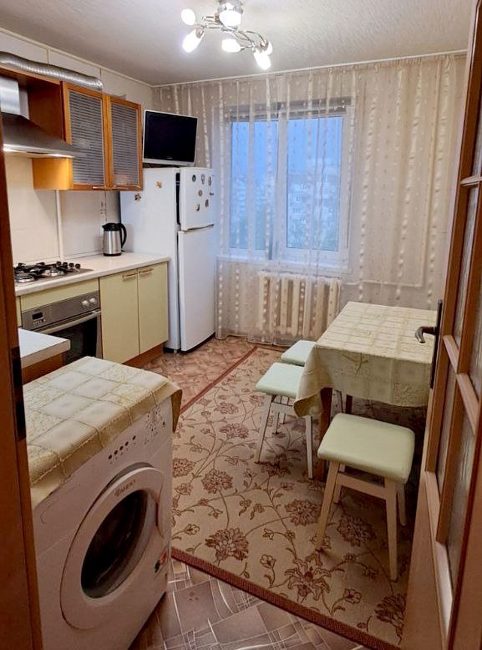 Продаж 3-кімнатної квартири 70 м², Миколая Михновського вул., 11