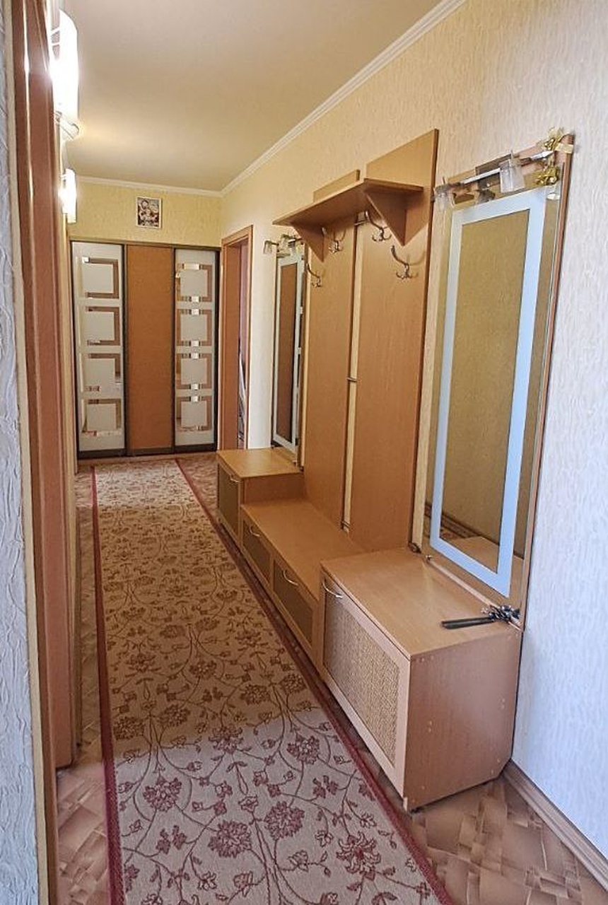 Продаж 3-кімнатної квартири 70 м², Миколая Михновського вул., 11