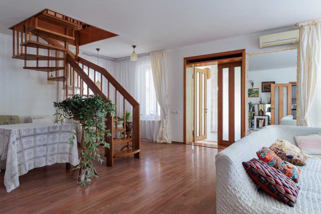 Продаж будинку 200 м², Приозерна, 118
