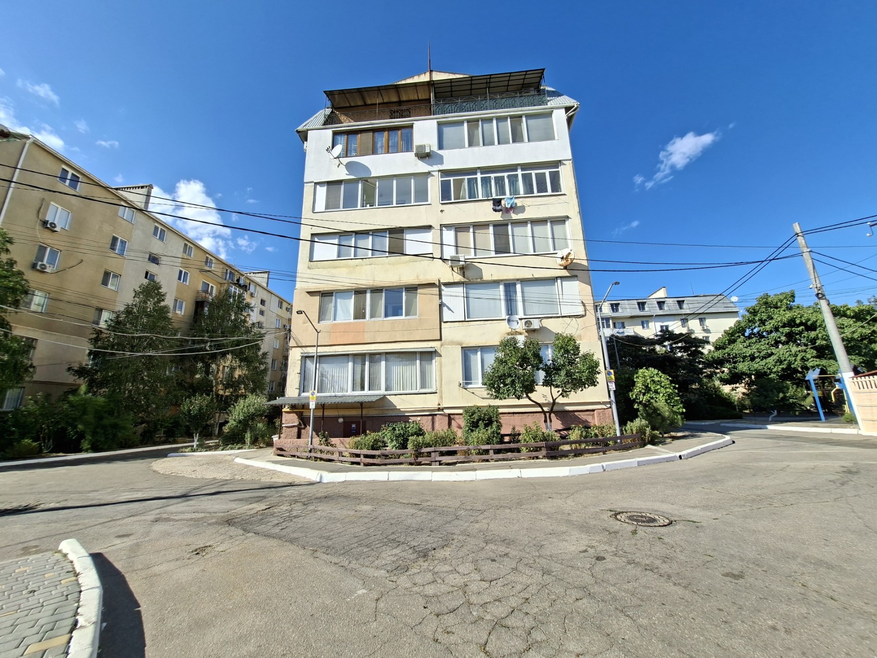 Продаж 3-кімнатної квартири 93 м², Макарова вул.