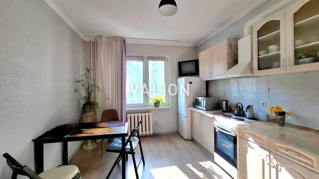 Продаж 1-кімнатної квартири 48 м², Урлівська вул., 14